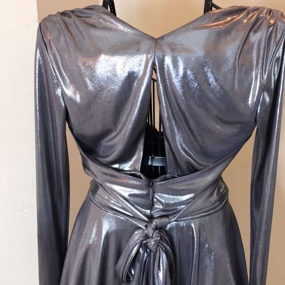 STUNNING Halston Heritage Plunging V-Neck Gray Metallic Long Sleeve Dress - Picture 4 of 12